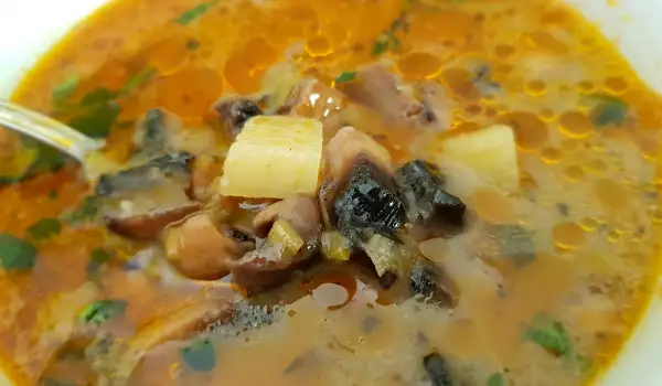 Sopa de champiñones con puerros y patatas