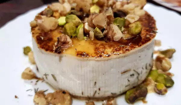 Queso fresco de cabra con miel y nueces