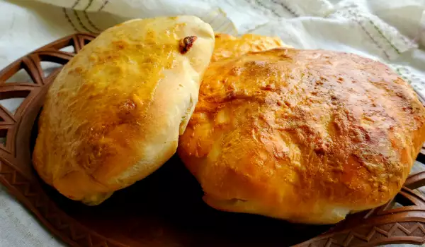 Khachapuri georgiano con queso