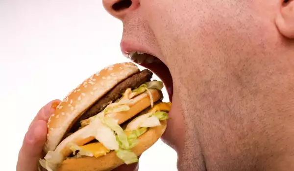 Daños por comer hamburguesas con alimentos fritos