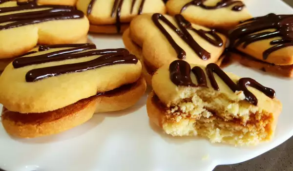 Galletas rellenas en forma de corazón