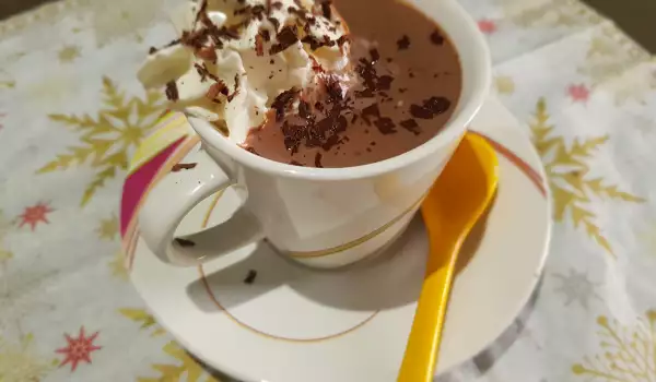 Chocolate caliente con licor Amaretto