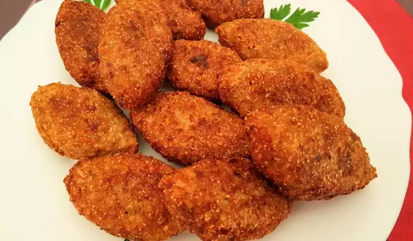 Albóndigas rellenas turcas (Içli Köfte)