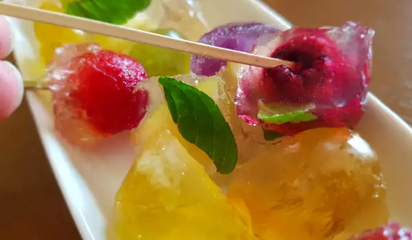 Bocaditos de frutas en gelatina