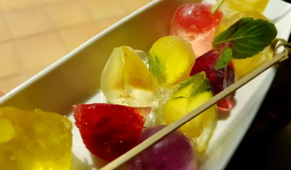 Bocaditos de frutas en gelatina