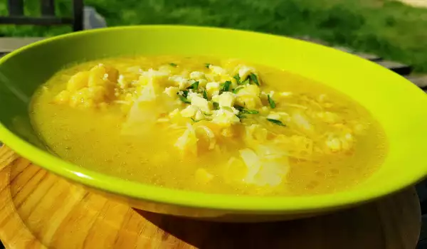 Sopa de coliflor fácil y deliciosa