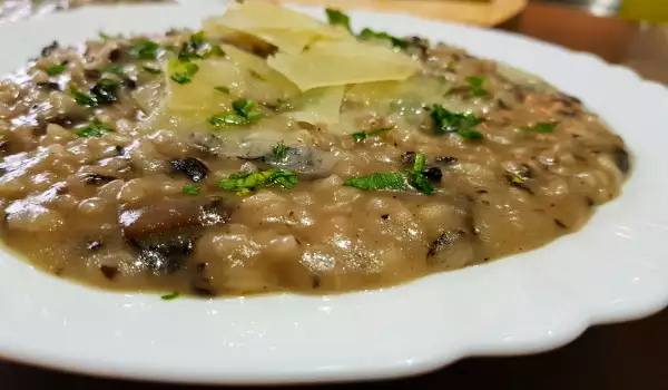 Risotto de setas trompeta de la muerte