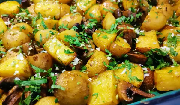 Patatas doradas al horno con champiñones al estilo árabe