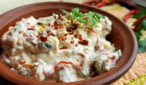 Ensalada de yogur colado con pimientos asados