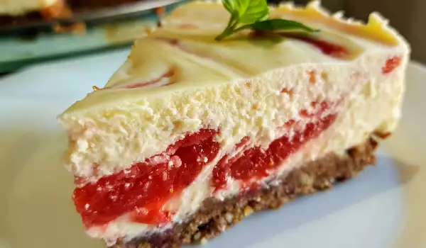 Tarta keto con fresas y mascarpone