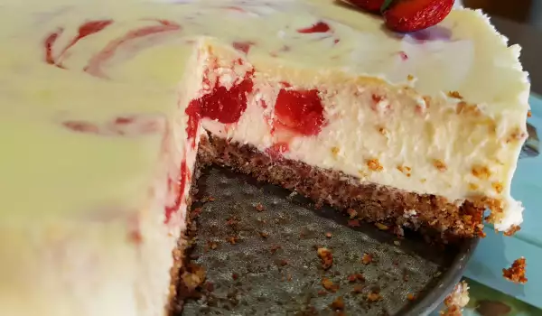 Tarta keto con fresas y mascarpone