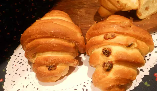 Croissant-brioche italiano con pasas