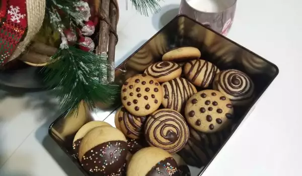 Pastas de té con canela y chocolate para Navidad