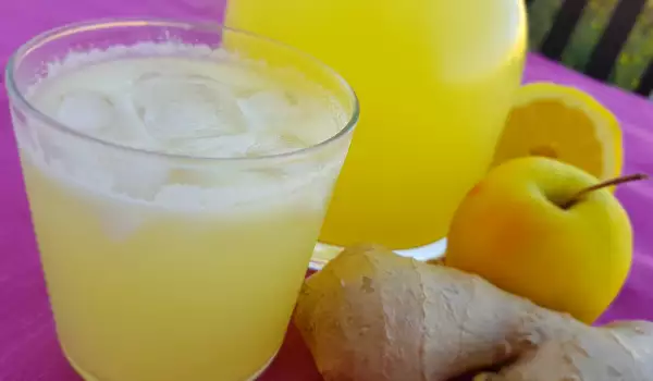 Agua aromática de limón, manzana, jengibre y apio