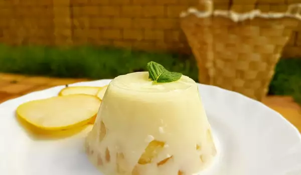 Gelatina de pera - postre fácil y rico