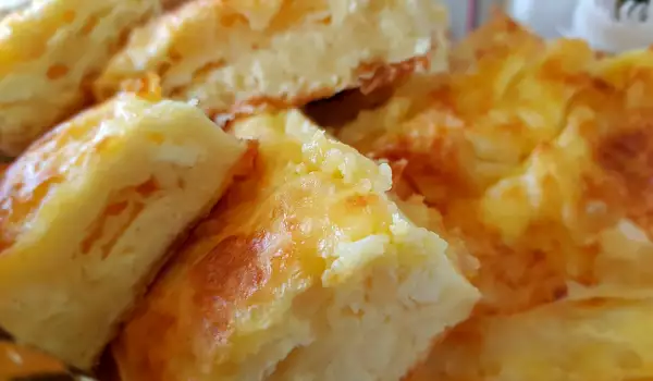 Pastel salado de pasta filo con nata y queso