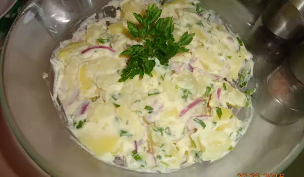 Ensalada de patatas con yogur