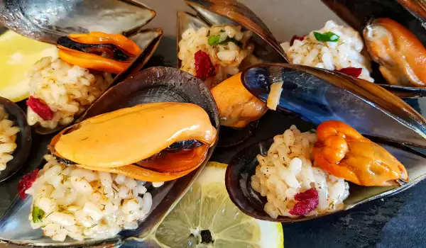 Mejillones con arroz al estilo turco