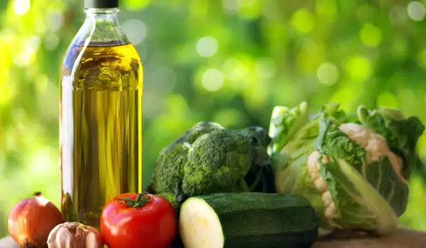 Aceite de oliva y verduras