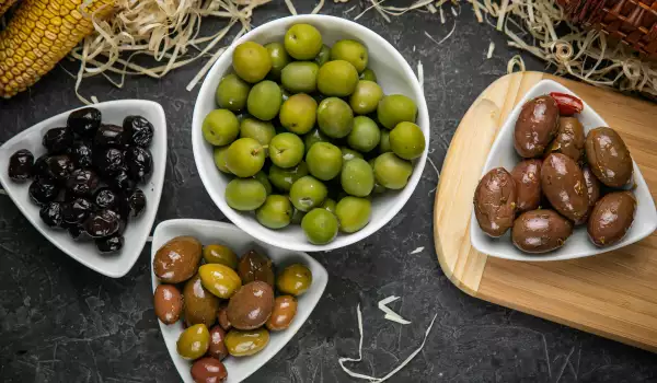 Varios tipos de aceitunas