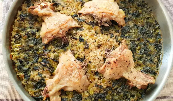 Arroz con vinagrera y carcasas de pollo