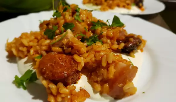 Arroz con chucrut, bacon ahumado y embutidos