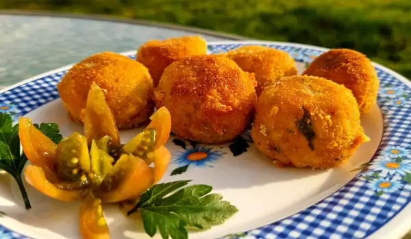 Croquetas de arroz con parmesano