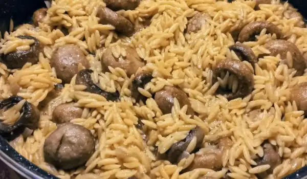 Orzo con champiñones enteros