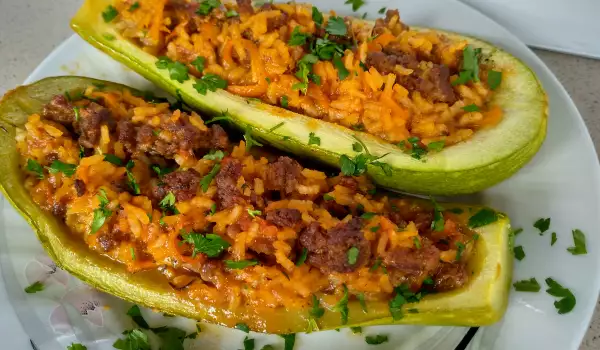 Calabacín al horno relleno de carne picada