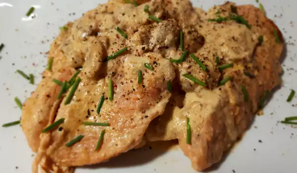 Filetes de pavo con salsa de champiñones