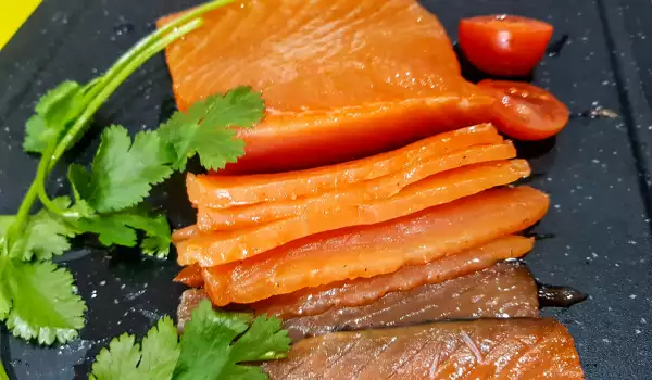 Salmón marinado en sal (Pastarmi de salmón)