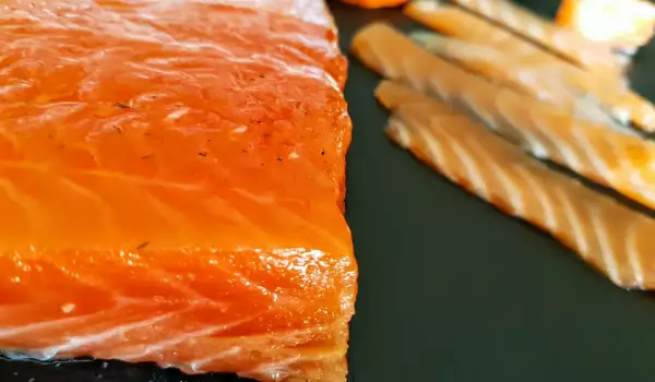 Salmón marinado casero (pastarmi)