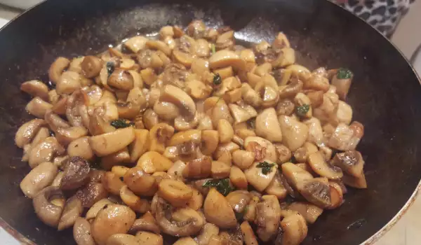 Champiñones a la sartén con mantequilla