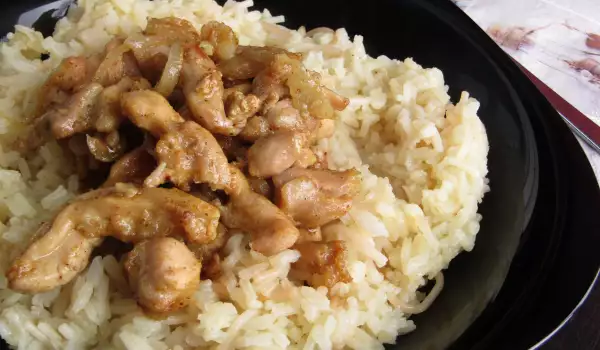 Pollo con fideos y arroz al estilo árabe