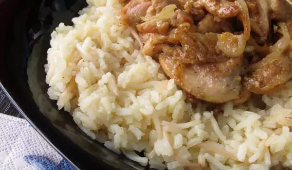 Pollo con fideos y arroz al estilo árabe