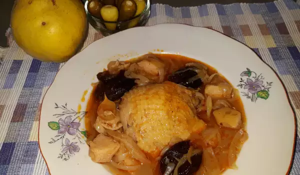 Guiso de cebolla con pollo y membrillos