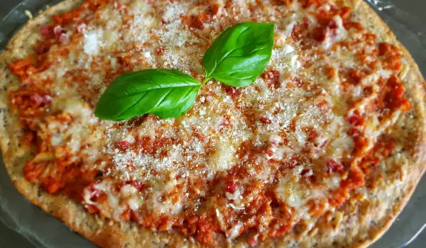 Pizza Boloñesa con Parmesano
