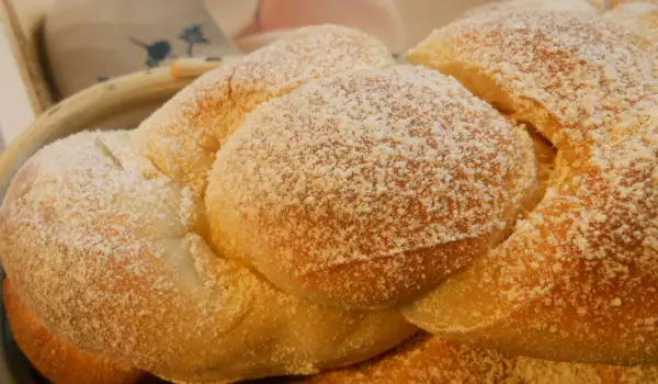 Bollos trenzados con nata (Treccine Soffici)