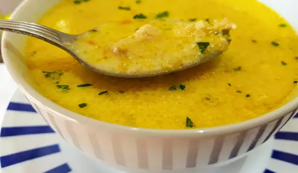 Sopa de pavo ligera y deliciosa