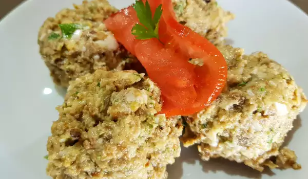 Ensalada de huevo con berenjena y nueces