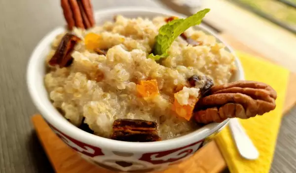 Desayuno de quinoa con dátiles