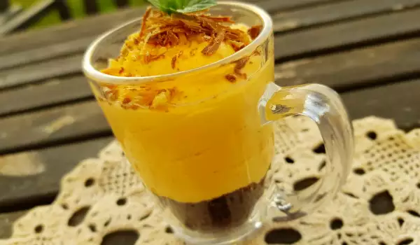 Vasitos con crema de frutas y yogur (postre rápido)