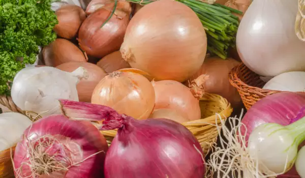 Por qué la cebolla roja es beneficiosa para la salud