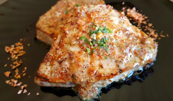 Filete de atún en vinagreta de miel y mostaza