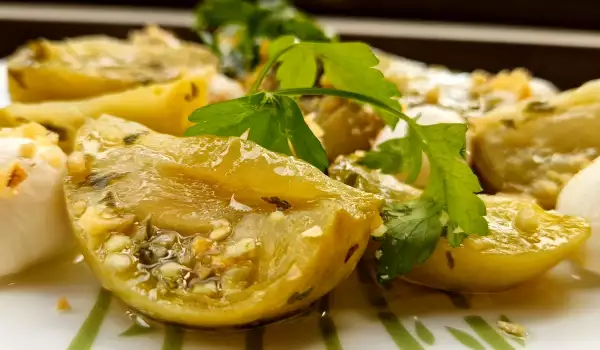 Ensalada de tomates verdes con mozzarella