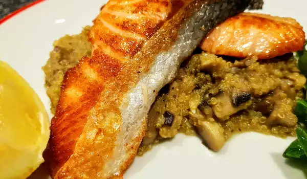 Filete de salmón sobre canapé de quinoa