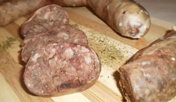 Salchicha búlgara de hígado al estilo rural (Bahur)