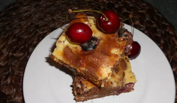 Brownie de chocolate con cerezas