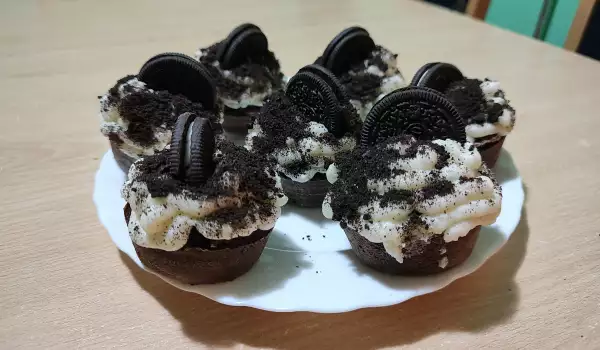 Muffins de chocolate con galletas Oreo