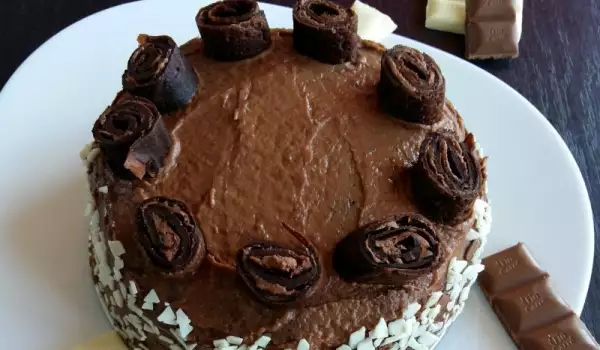 Deliciosa tarta de crepes de chocolate